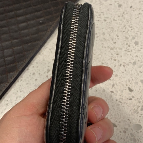 AUTHENTIC Chanel Gabrielle card holder - Picture 9 of 13